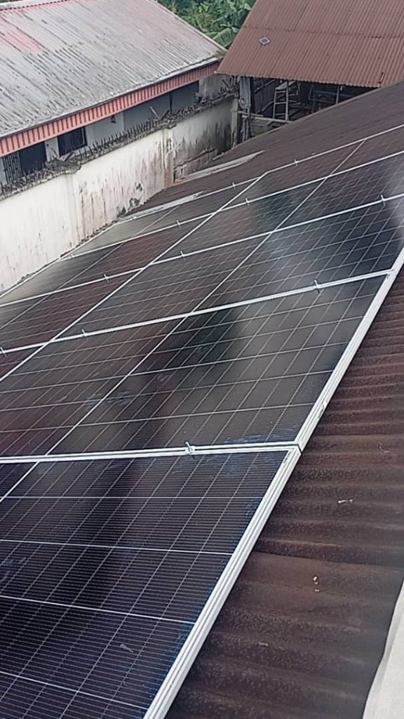 7.3kWp Solar Solution with 5kW SRNE Hybrid Inverter and 14.33kWh SRNE Lithium Battery