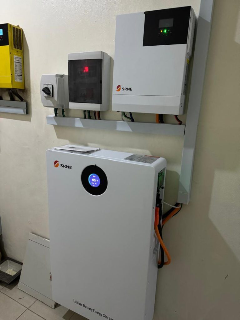 6.05kWp Solar Solution with 5kW SRNE Hybrid Inverter and 10kWh SRNE Lithium Battery