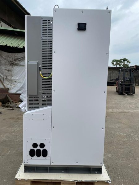 SAJ CHS2 All In One Hybrid Energy Storage System 50kw Hybrid inverter and 100kwhr Lithium battery